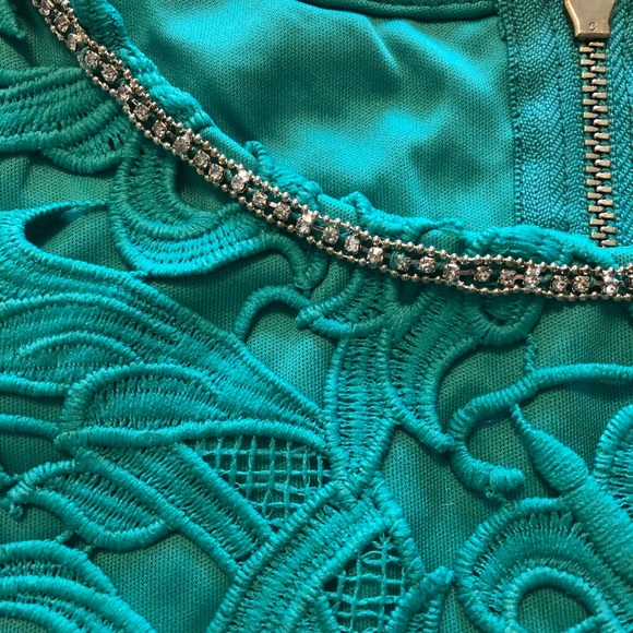 Soieblu - Jade Color Cut Out Lace Overlay Tank Top - Picture 4 of 6